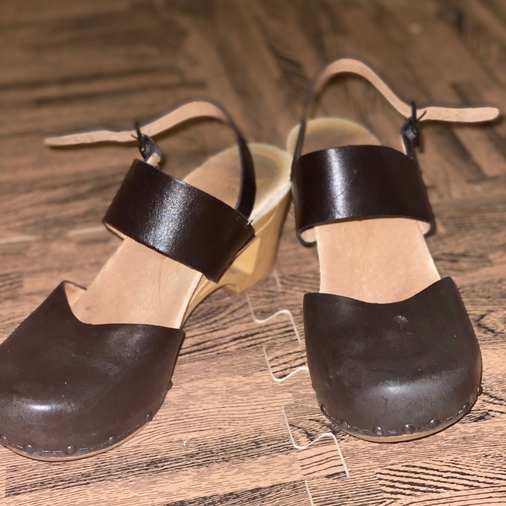 Dansko Malin Closed Toe Sandal